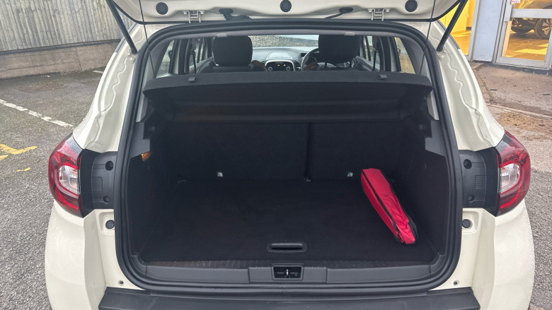 Renault Captur 0.9 TCE 90 Play 5dr Petrol Hatchback